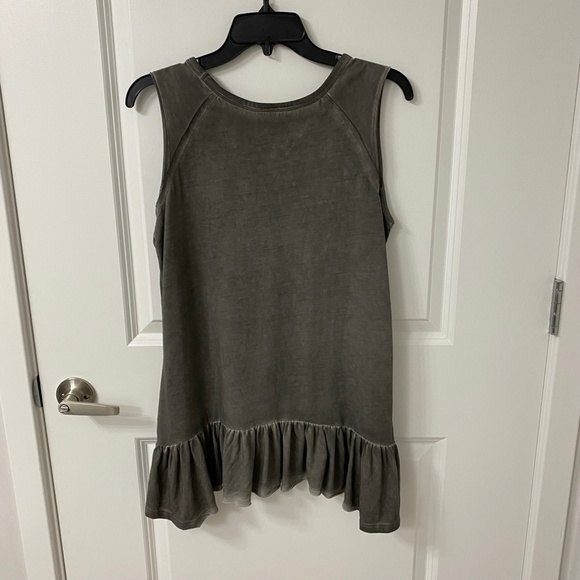 Dantelle Peplum Top. Gray. Medium. - Picture 4 of 4